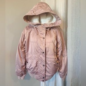 SOLD | American Eagle Outfitters 🦅 Pink Fleece-Lined Bomber Jacket XL